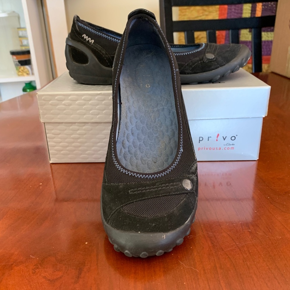 Clarks Privo black suede slip on shoes Size 9.5M